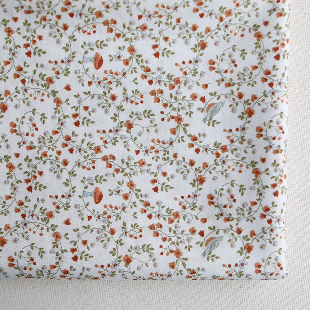 Plume - Tissu sergé de coton imprimé fleuri et oiseaux roux