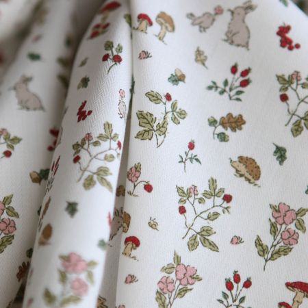 Mousse - Tissu coton texturé imprimé animaux de la forêt rouge