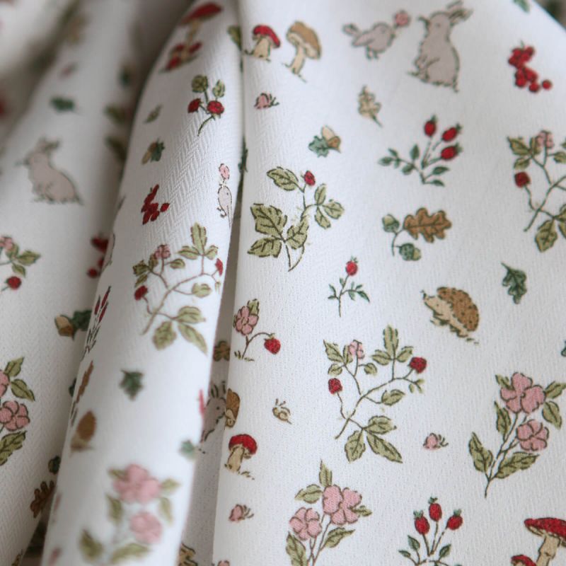 Mousse - Tissu coton texturé imprimé animaux de la forêt rouge