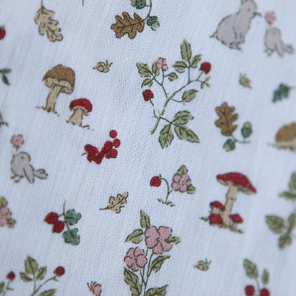 Mousse - Tissu coton texturé imprimé animaux de la forêt rouge