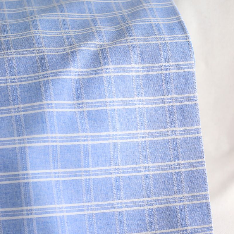 Tissu coton et viscose texturé quadrillage blanc et bleu nuage