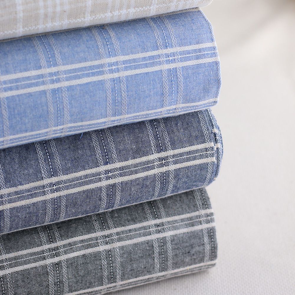 Tissu coton et viscose texturé quadrillage blanc et bleu nuage