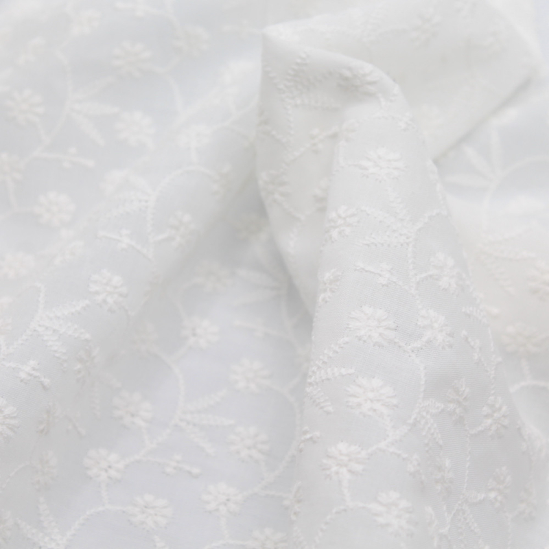 Broderie anglaise coton coloris ivoire