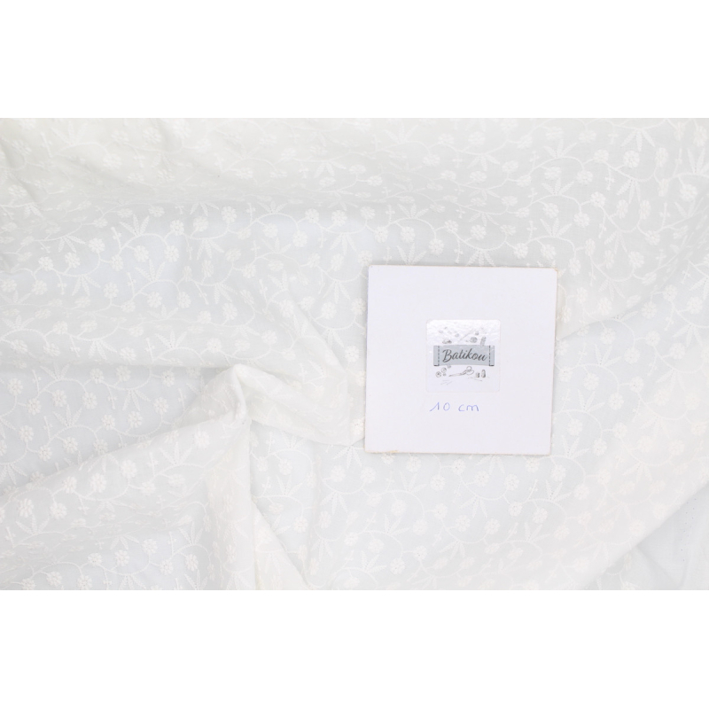 Broderie anglaise coton coloris ivoire
