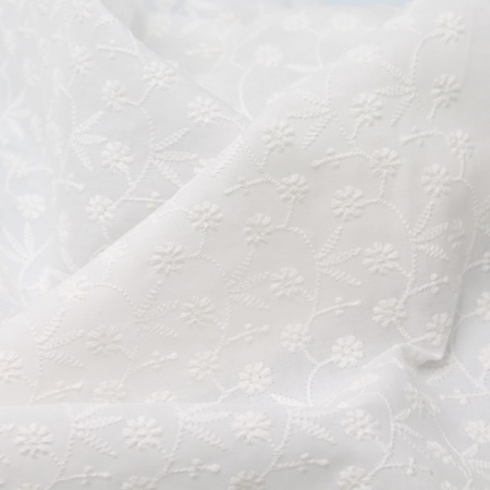 Broderie anglaise coton coloris ivoire