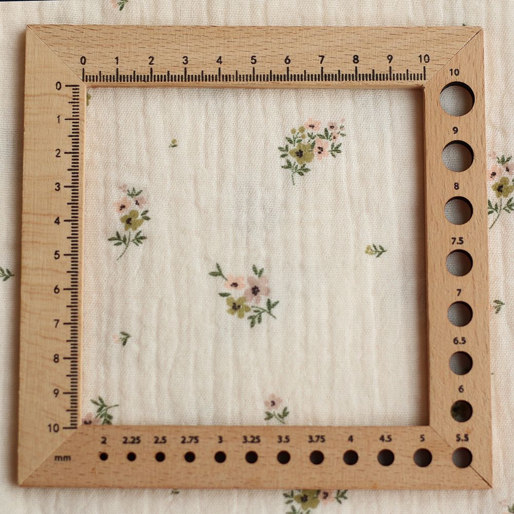 Laure - Double gaze coton BIO motif exclusif fond écru vert olive