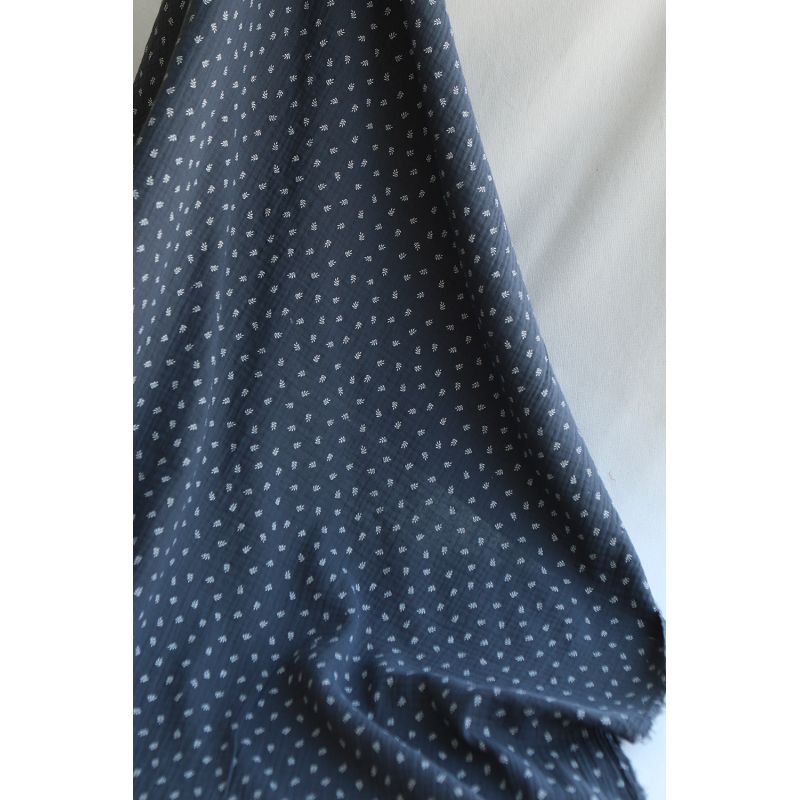 Sacha - Double gaze de coton motif feuilles fond météorite