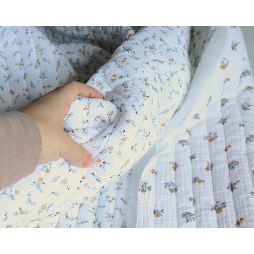 Tissu matelassé double gaze coton Janet/Hope blanc motifs fleuris