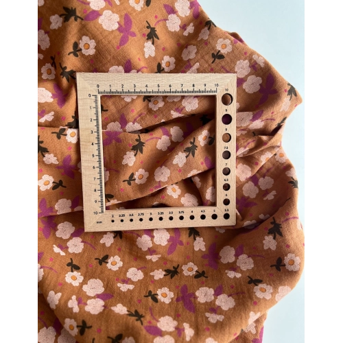 Olivia - Double gaze de coton coloris fond écureuil imprimé fleuri Tissus issus de l'agriculture biologique  - 1 2