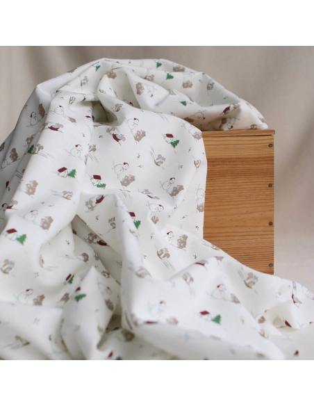 Tissu sergé de coton organique imprimé personnages d'hiver