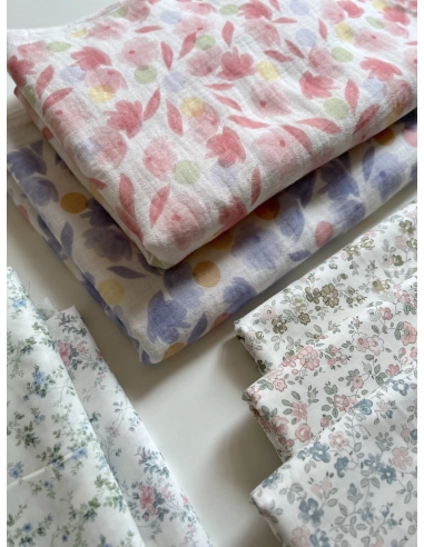 June - Popeline de coton douce BIO imprimé fleuri vert sauge et rose Tissus issus de l'agriculture biologique  - 11