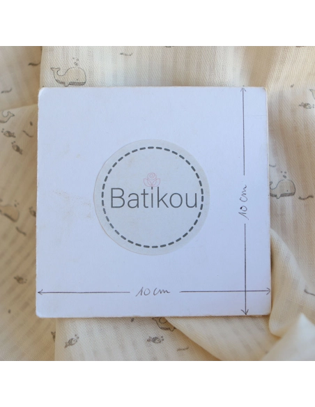 Moby - Seersucker / Coton gaufré doux écru motif marin baleine