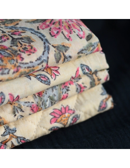 Tissu indien coton hand block traditionnel écru et touches roses
