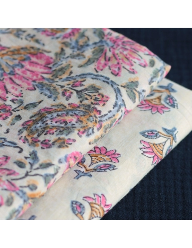 Tissu indien coton hand block traditionnel écru et touches roses