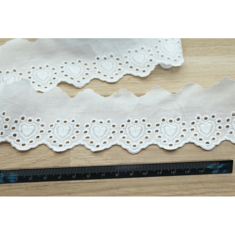 Galon coton broderie anglaise brodé blanc 45mm x 1m Galon coton broderie anglaise brodé blanc 45mm x 1m
