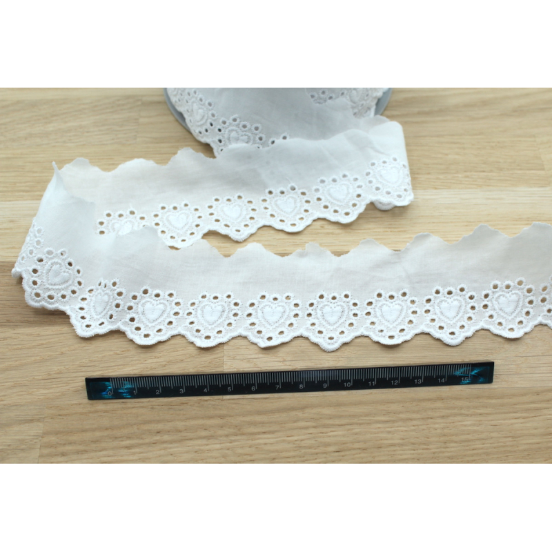 Galon coton broderie anglaise brodé blanc 45mm x 1m Galon coton broderie anglaise brodé blanc 45mm x 1m