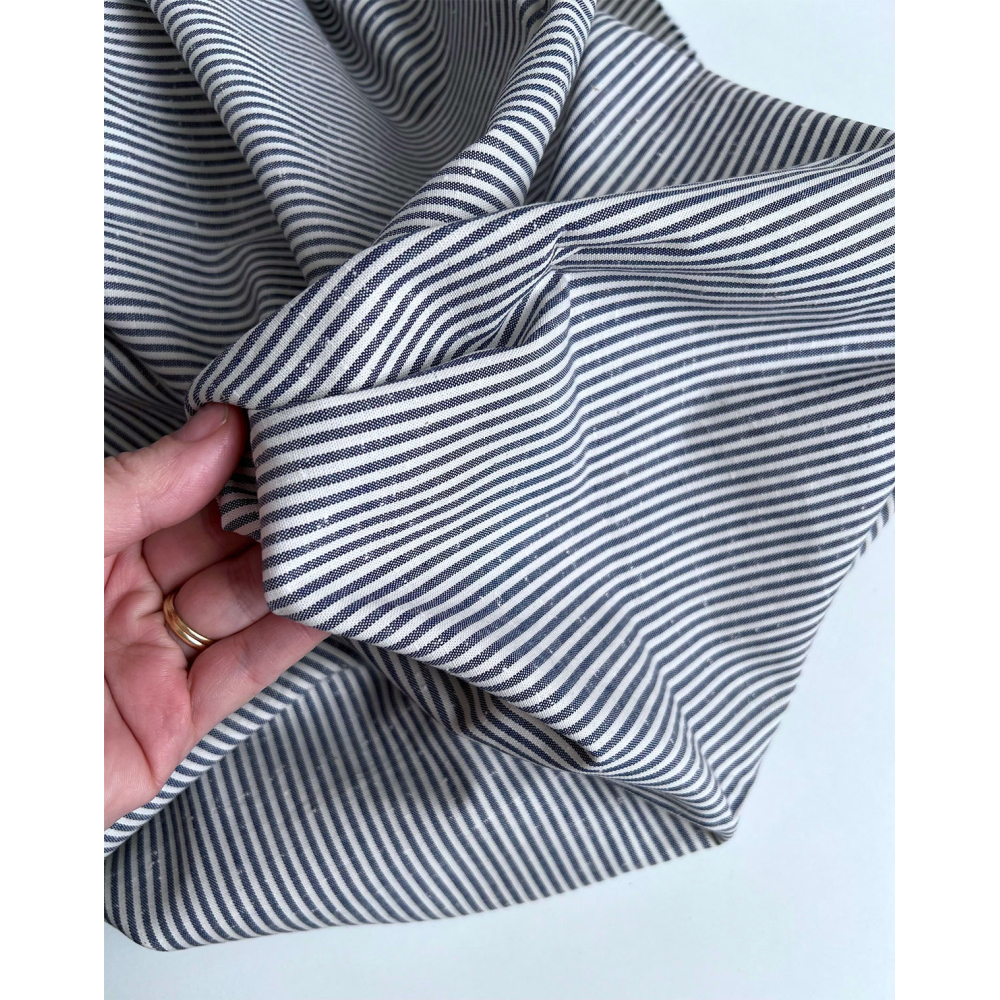 Coton chiné aspect brut rayures moyennes 2mm coloris bleu marine Batikou - 6