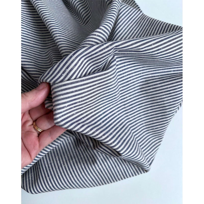 Coton chiné aspect brut rayures moyennes 2mm coloris bleu marine Batikou - 6