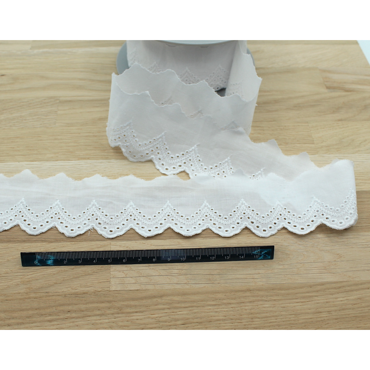 Galon coton broderie anglaise brodé blanc 50mm x 1m Galon coton broderie anglaise brodé blanc 50mm x 1m
