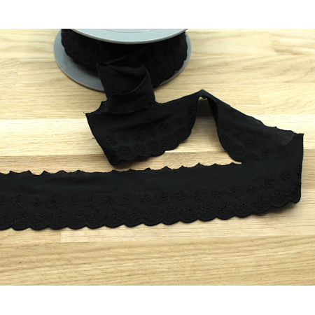 Galon coton broderie anglaise brodé 47mm x 1m noir Galon coton broderie anglaise brodé 47mm x 1m noir