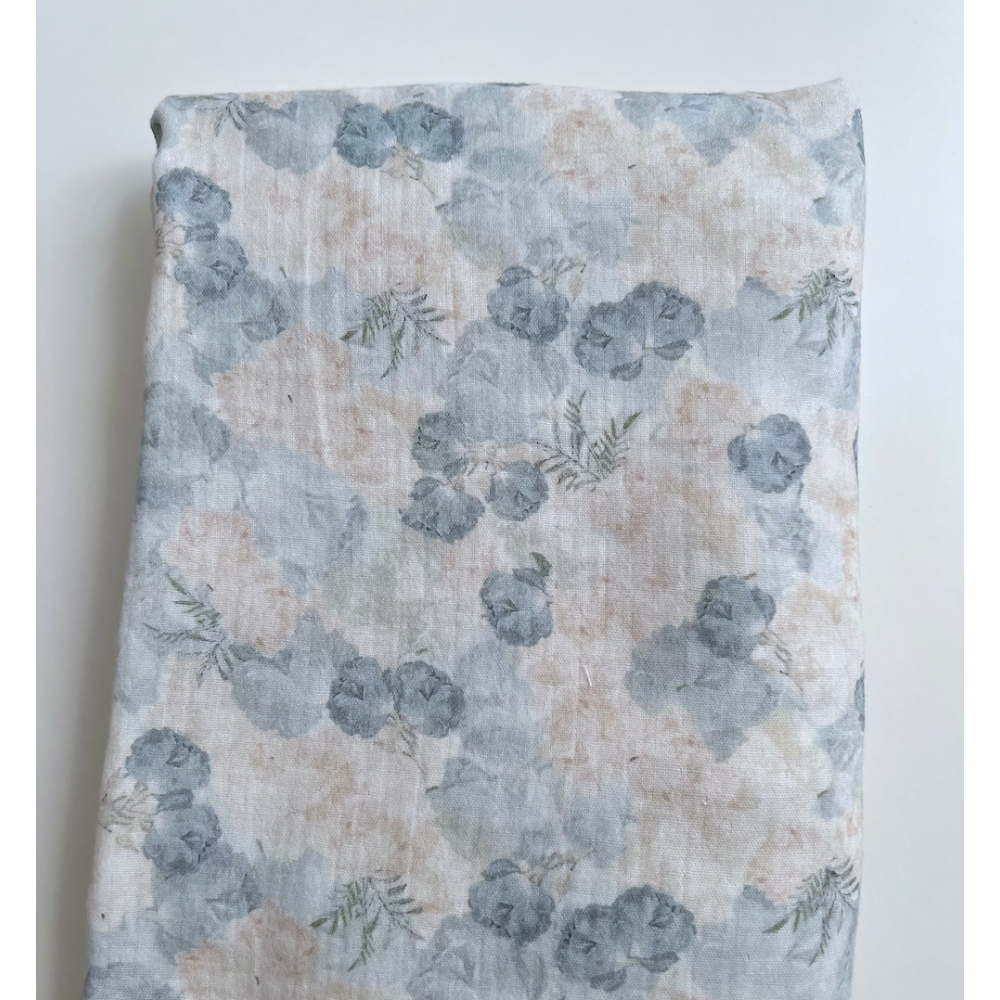 Audrey - Double gaze de coton BIO blanc motif bleu poudré et écru Tissus issus de l'agriculture biologique  - 10