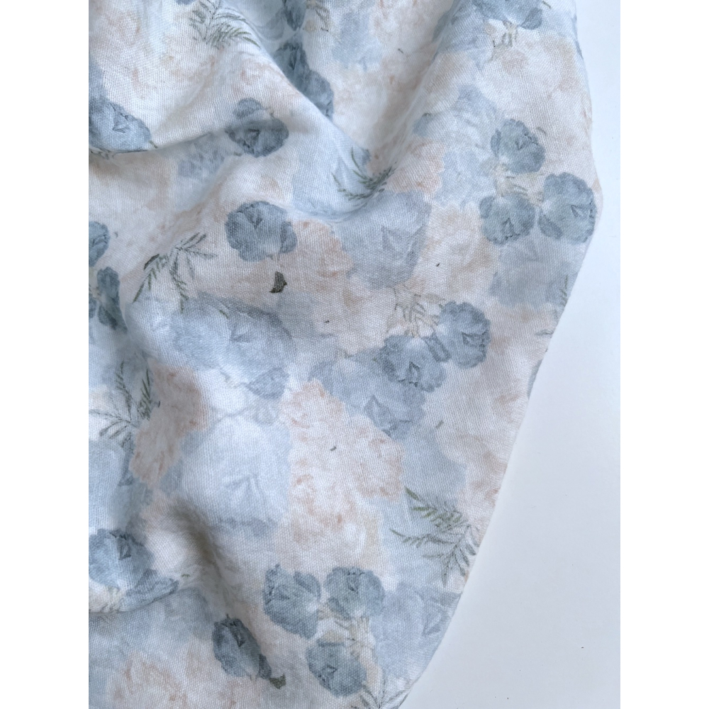 Audrey - Double gaze de coton BIO blanc motif bleu poudré et écru Tissus issus de l'agriculture biologique  - 8