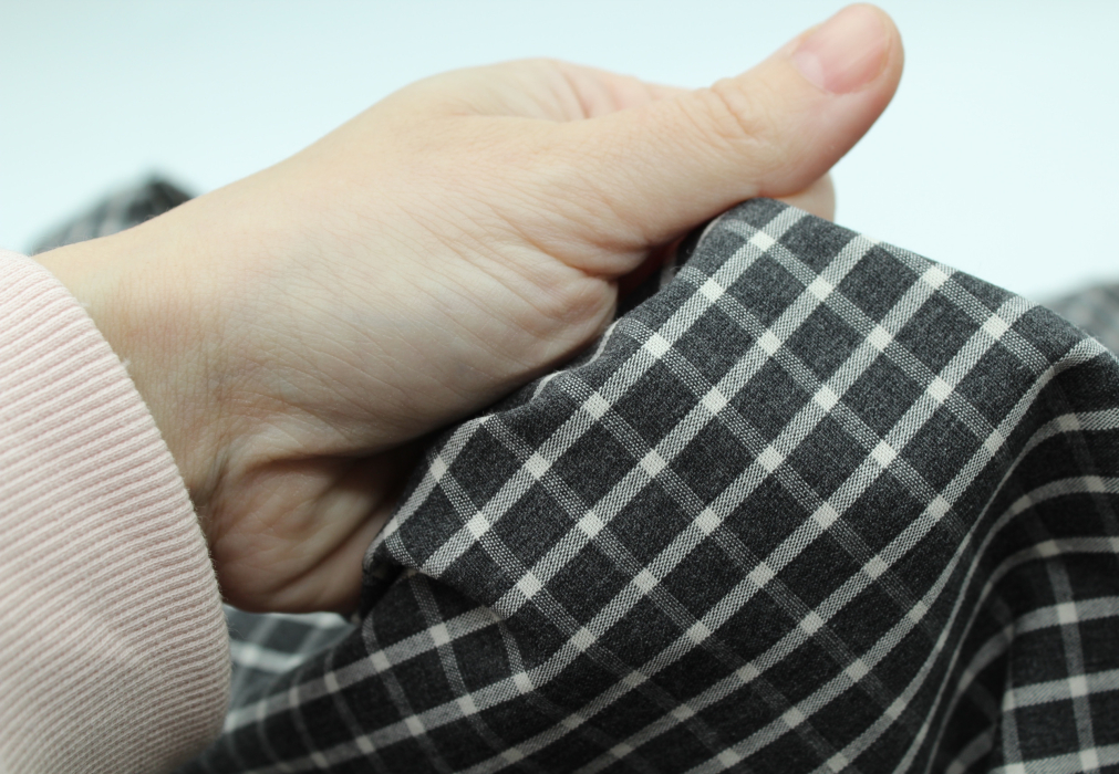 Popeline de coton tissé carreaux écru chiné anthracite