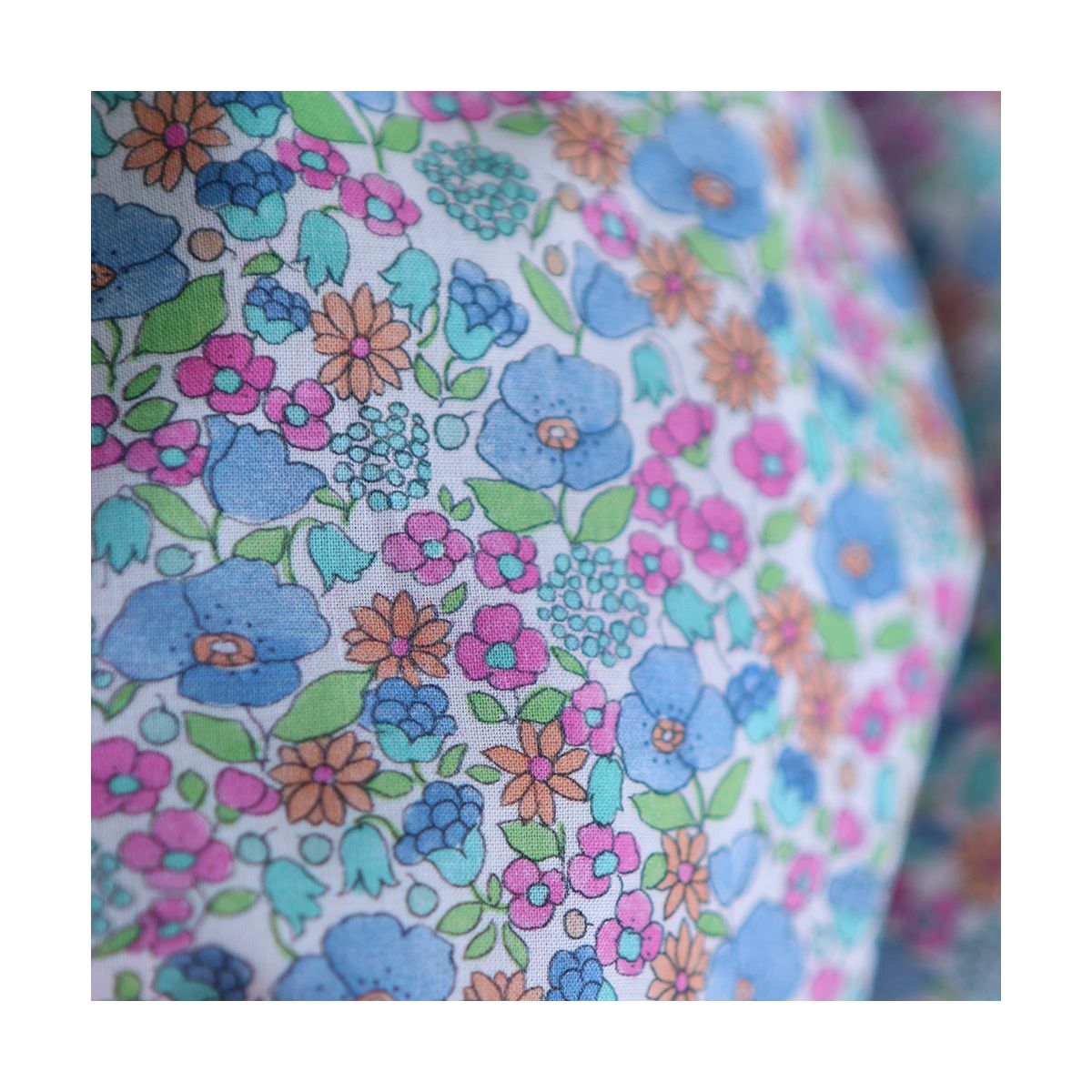 Maelle - Batiste de coton douce à imprimé fleuri bleu