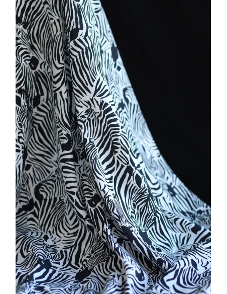 Zebra - Viscose imprimé fleuri graphique zèbres noir et blanc