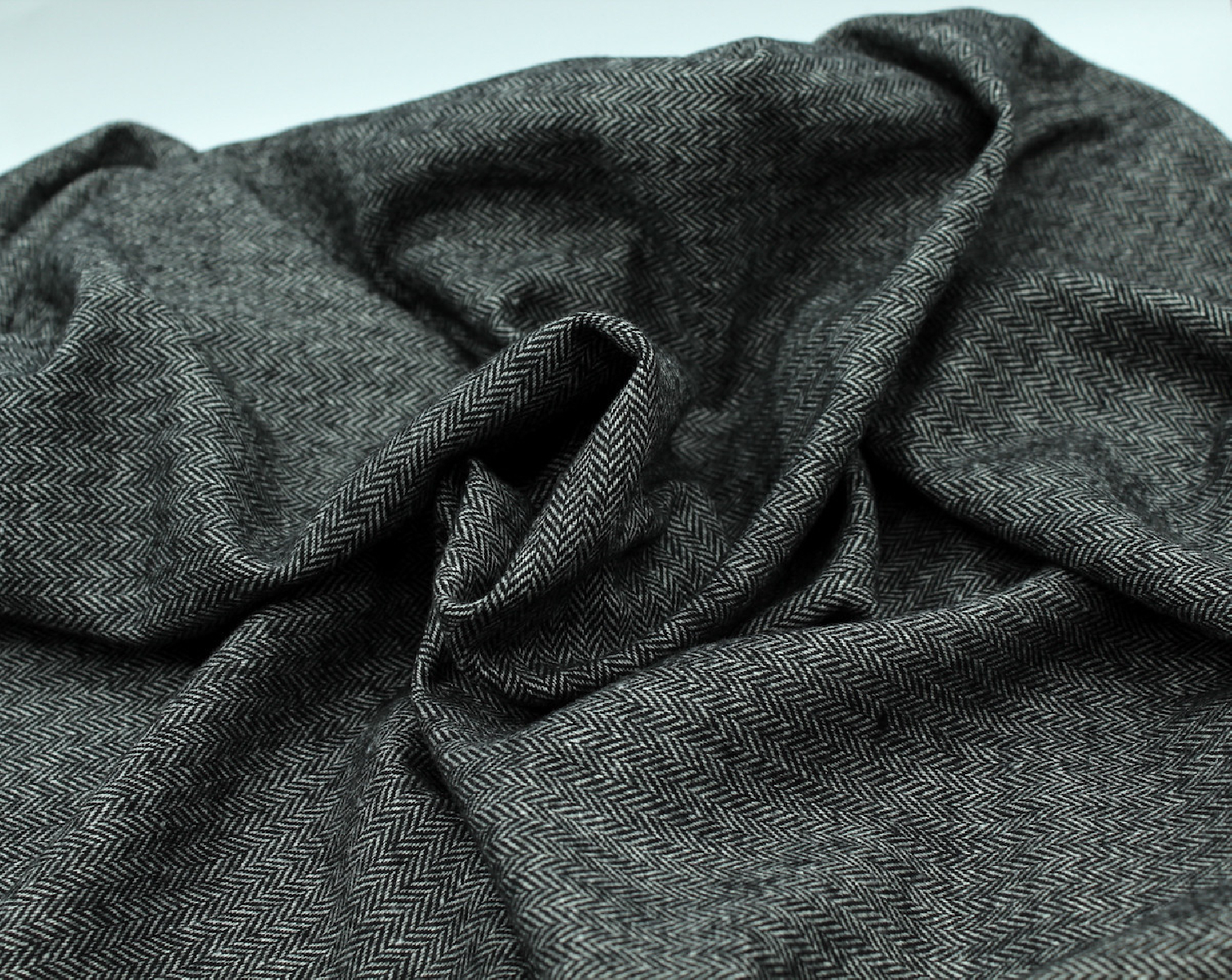 Tissu chevrons texturé coton / laine coloris noir Batikou - 3