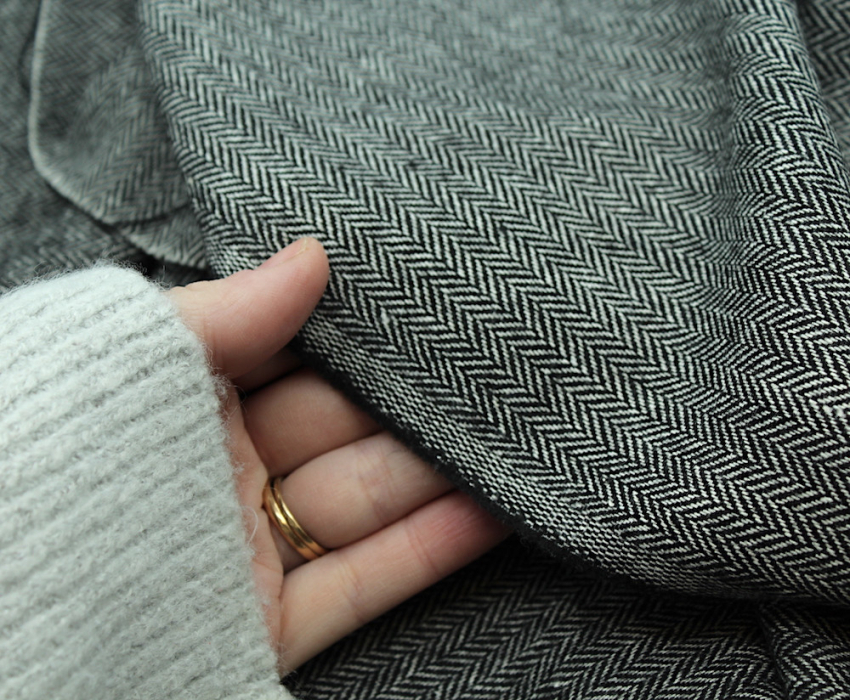 Tissu chevrons texturé coton / laine coloris noir Batikou - 6
