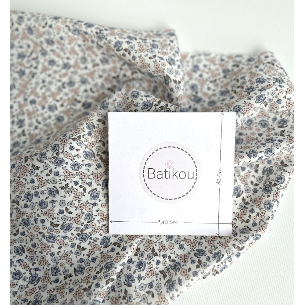 Elbée - Batiste de coton SILKYNE à imprimé fleuri porcelaine Tissus issus de l'agriculture biologique  - 5