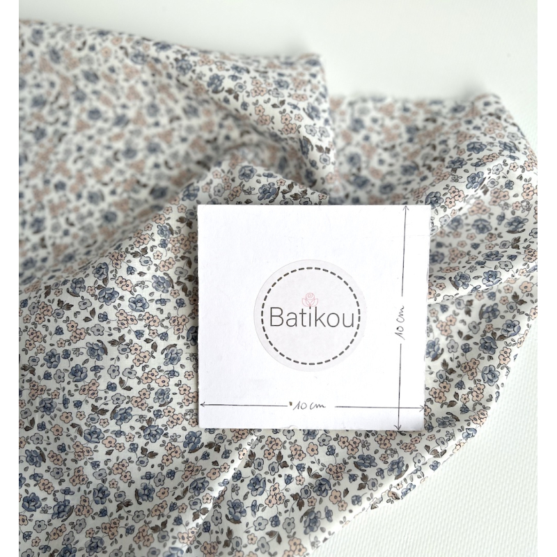 Elbée - Batiste de coton SILKYNE à imprimé fleuri porcelaine Tissus issus de l'agriculture biologique  - 5