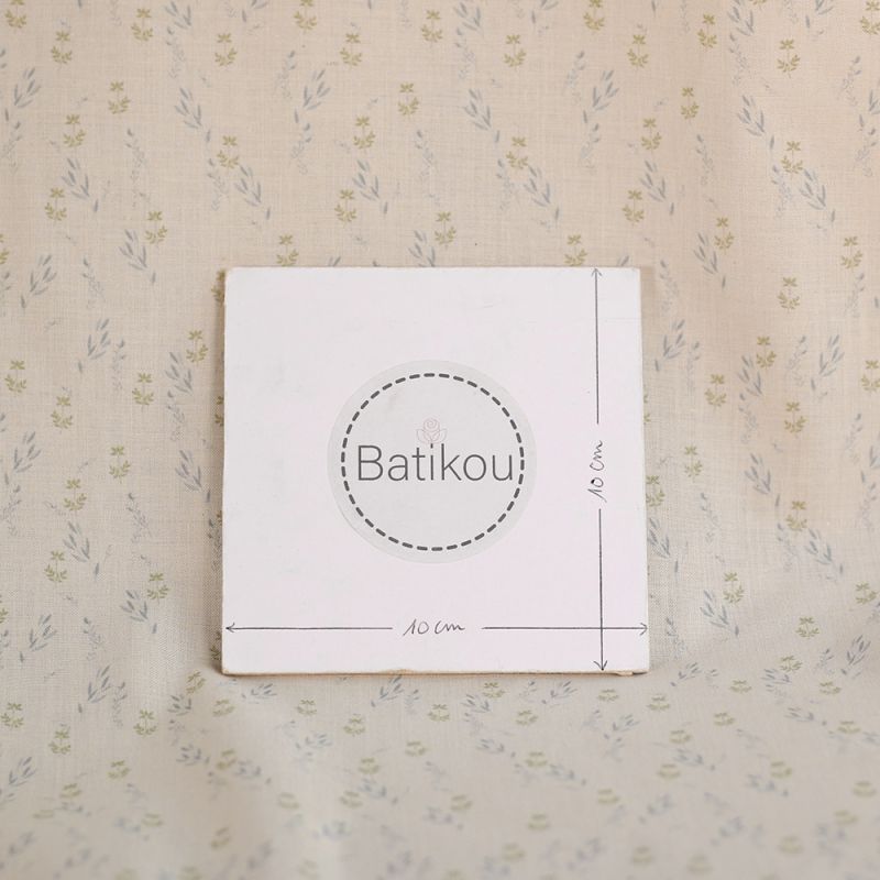 Holly - Popeline douce coton organique fond ivoire fleurs légères