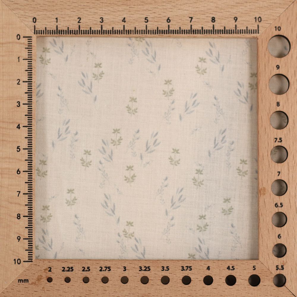 Holly - Popeline douce coton organique fond ivoire fleurs légères