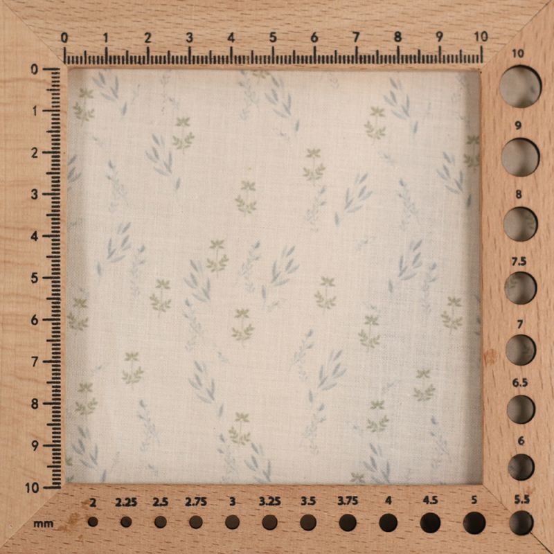 Holly - Popeline douce coton organique fond ivoire fleurs légères