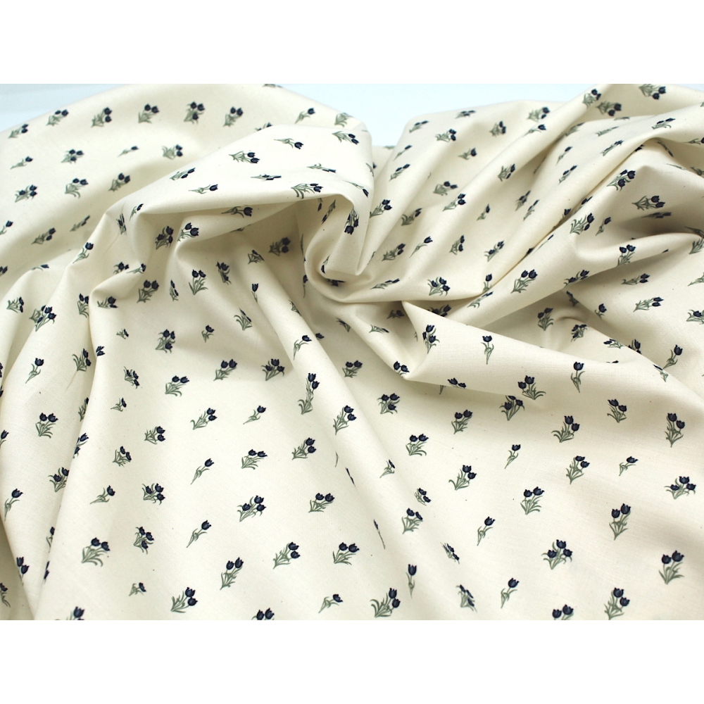 Popeline fine et douce coton organique fond ivoire imprimé tulipes marine