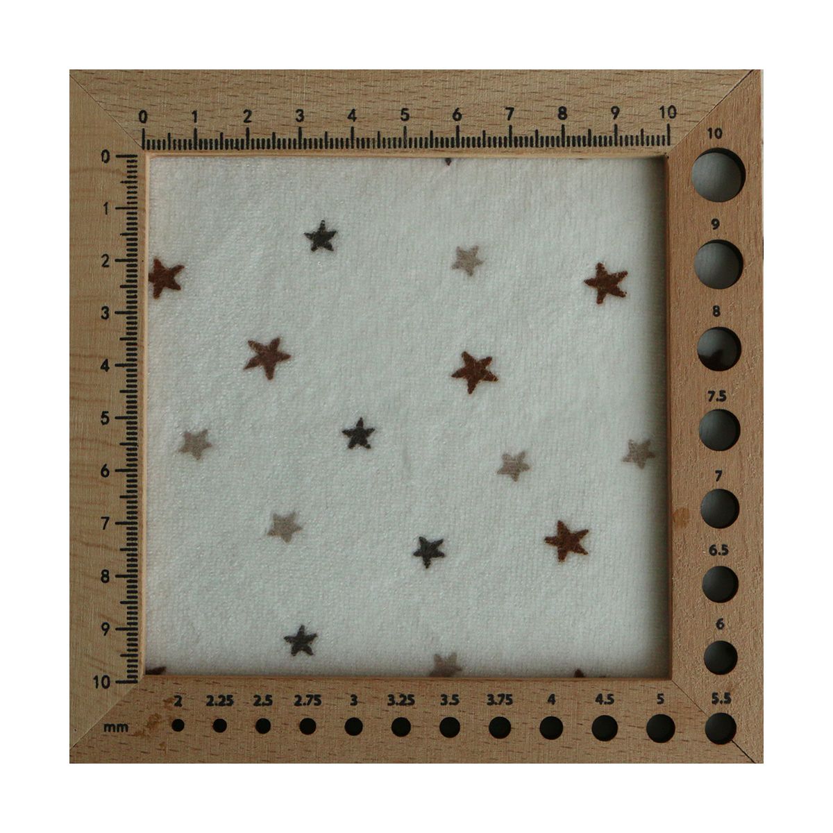 Stars - Velours de coton Nicky fond blanc lait motif étoiles marron