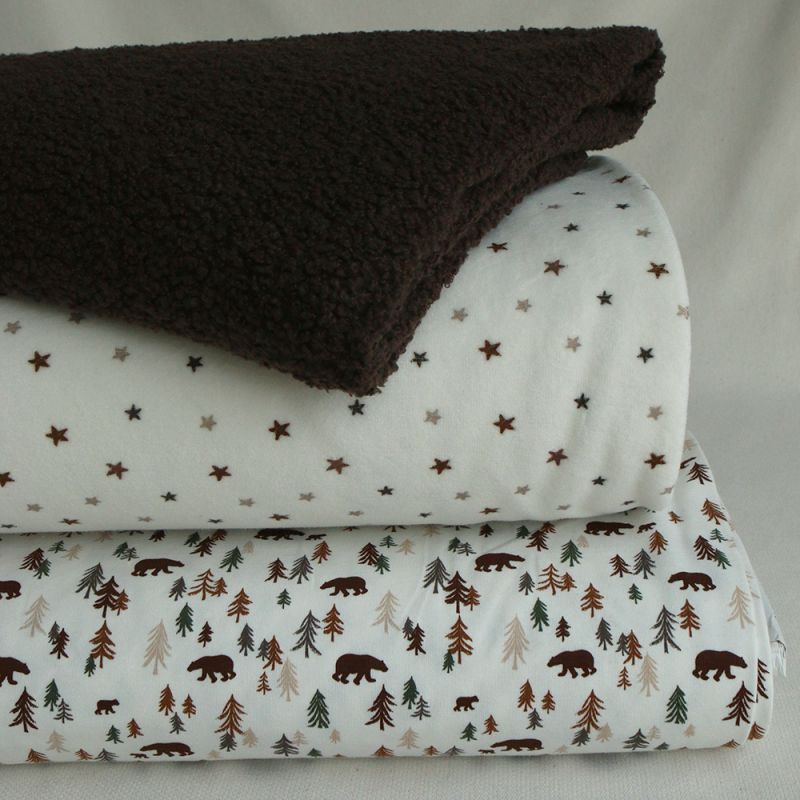 Stars - Velours de coton Nicky fond blanc lait motif étoiles marron