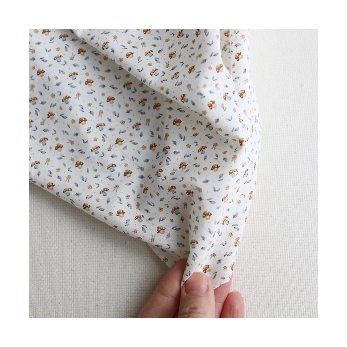 Amanite - Popeline de coton BIO imprimé champignon bleu gris et marron