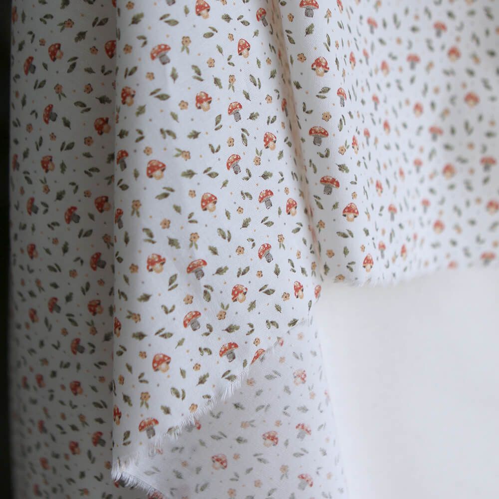 Amanite - Popeline de coton BIO imprimé champignon rouge orangé et vert