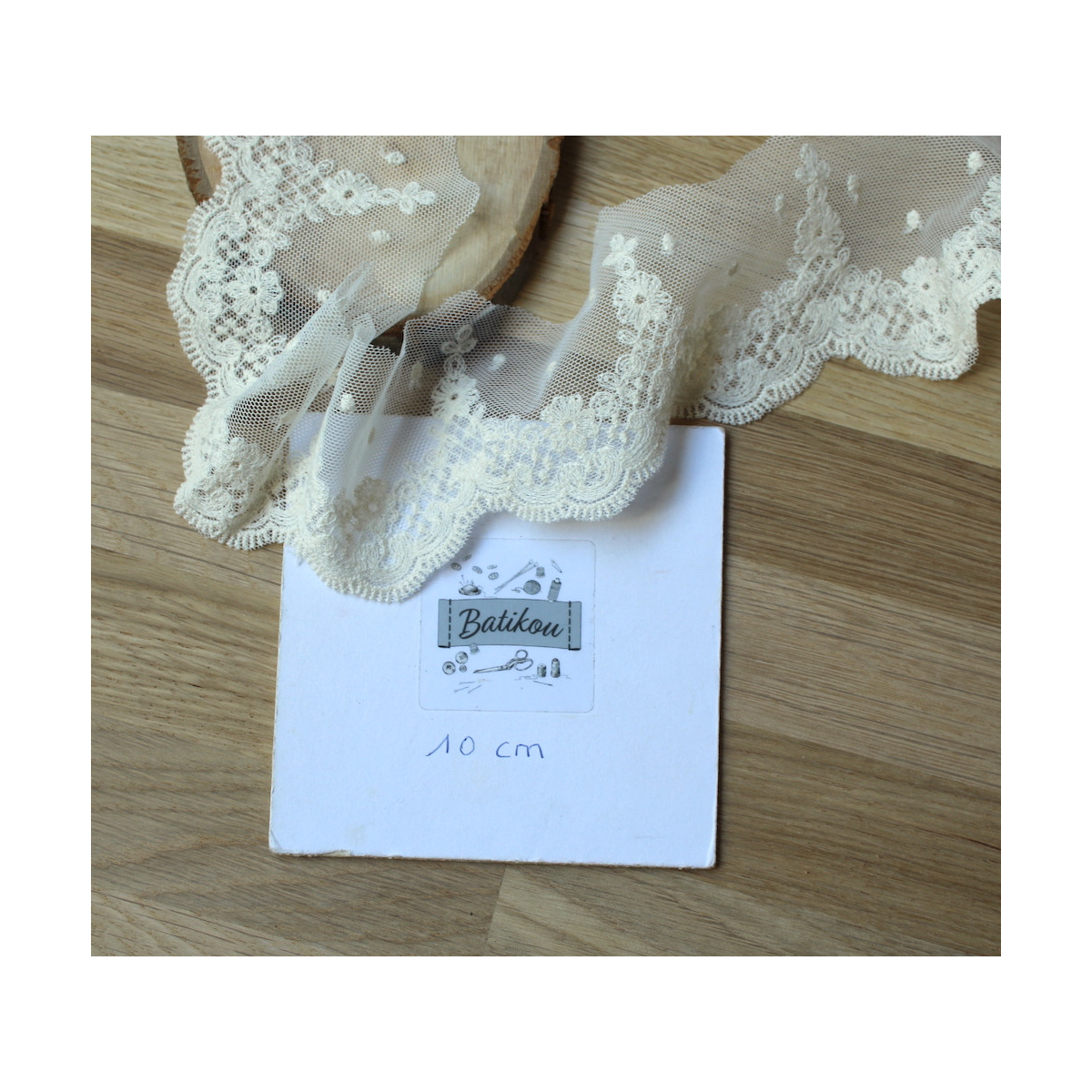 Galon tulle souple broderie anglaise brodé 70mm x 1m Galon tulle souple broderie anglaise brodé 70mm x 1m