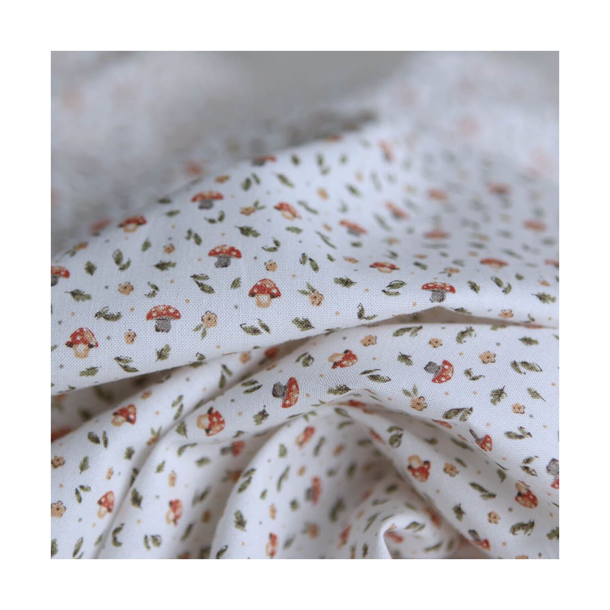 Amanite - Popeline de coton BIO imprimé champignon rouge orangé et vert