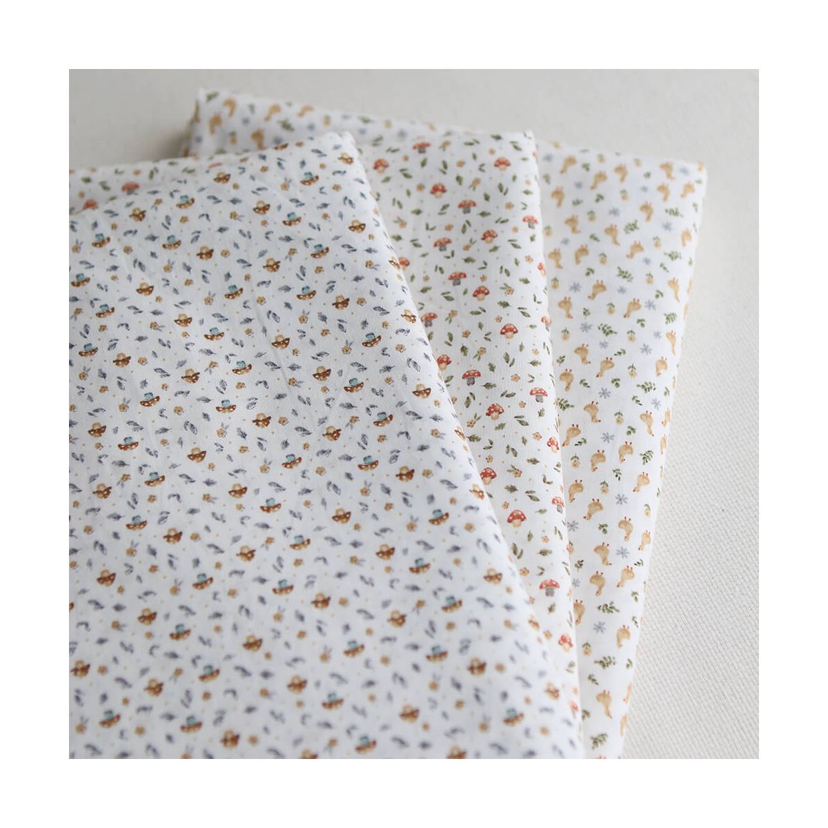 Amanite - Popeline de coton BIO imprimé champignon rouge orangé et vert