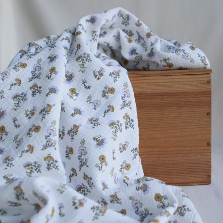 Azélie - Double gaze de coton motif fleuri parme moutarde et vert