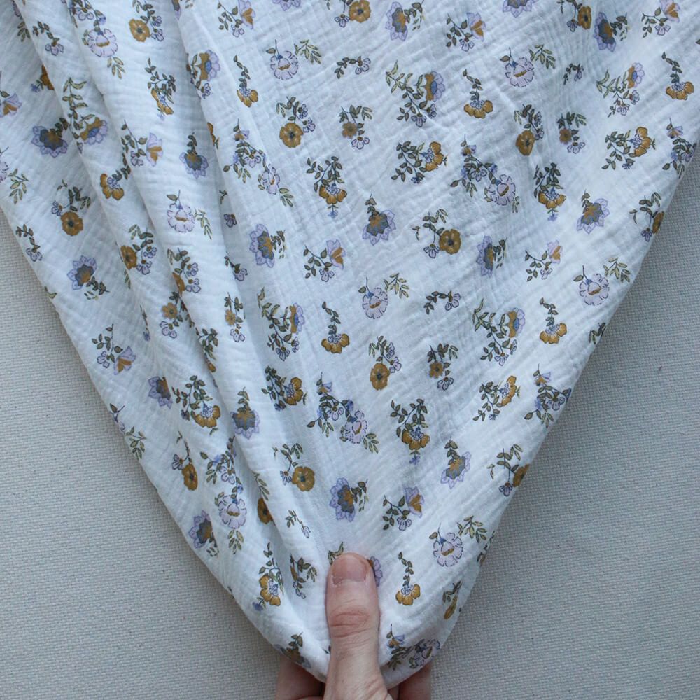 Azélie - Double gaze de coton motif fleuri parme moutarde et vert