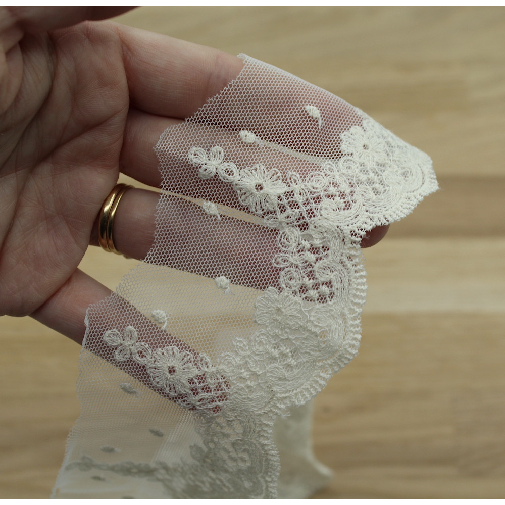 Galon tulle souple broderie anglaise brodé 70mm x 1m