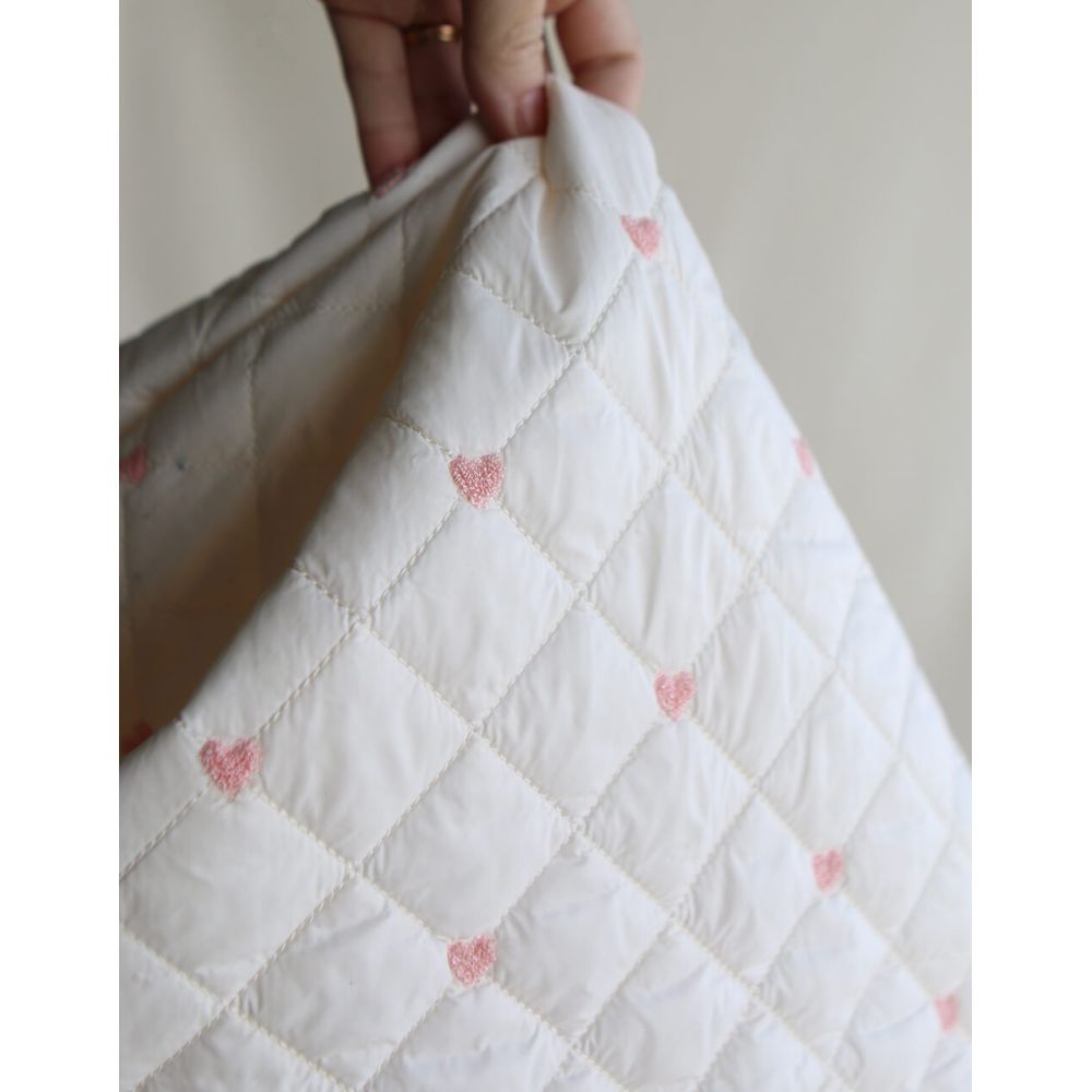 Cora - Matelassé doux et souple coeurs brodés rose