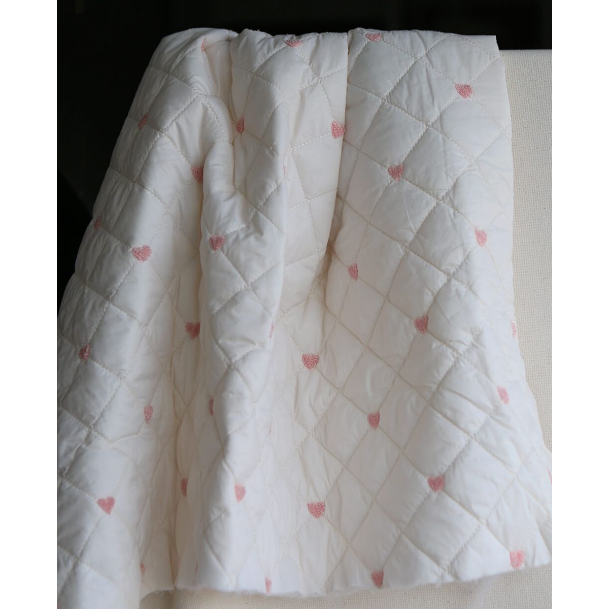 Cora - Matelassé doux et souple coeurs brodés rose