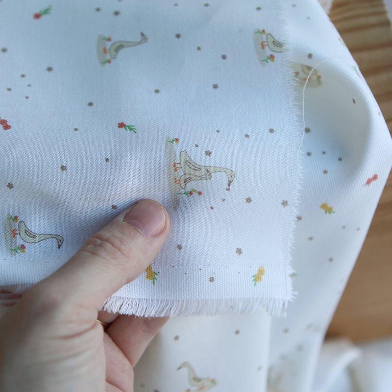 Pimprenelle - Tissu sergé / twill de coton organique imprimé oies